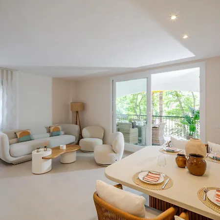Banus - Banus - Dama De Noche - Fully Renovated Designer 2br - 2ba - Large Outdoor Terrace With Dining Area - Bright & Modern - Brand New Furniture & Appliances - S Pools - Ideal For Families شقة