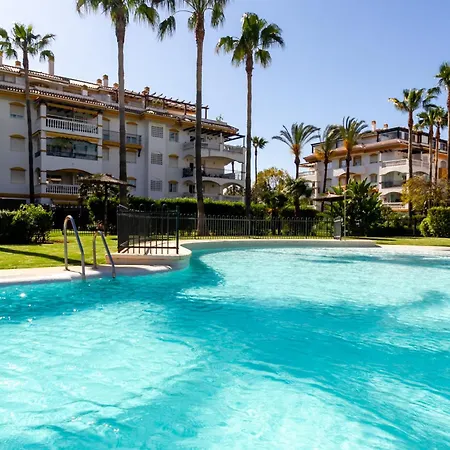 شقة Banus - Banus - Dama De Noche - Fully Renovated Designer 2br - 2ba - Large Outdoor Terrace With Dining Area - Bright & Modern - Brand New Furniture & Appliances - S Pools - Ideal For Families ماربيا