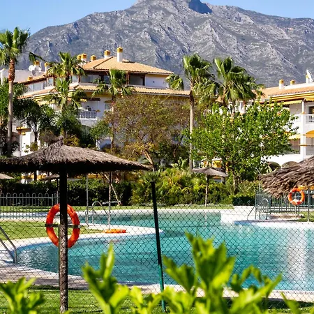 شقة Banus - Banus - Dama De Noche - Fully Renovated Designer 2br - 2ba - Large Outdoor Terrace With Dining Area - Bright & Modern - Brand New Furniture & Appliances - S Pools - Ideal For Families