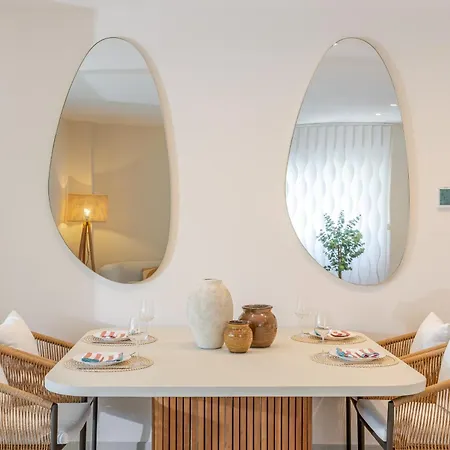 شقة Banus - Banus - Dama De Noche - Fully Renovated Designer 2br - 2ba - Large Outdoor Terrace With Dining Area - Bright & Modern - Brand New Furniture & Appliances - S Pools - Ideal For Families *