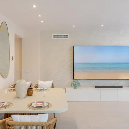 Banus - Banus - Dama De Noche - Fully Renovated Designer 2br - 2ba - Large Outdoor Terrace With Dining Area - Bright & Modern - Brand New Furniture & Appliances - S Pools - Ideal For Families * ماربيا