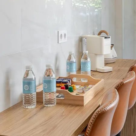 شقة Banus - Banus - Dama De Noche - Fully Renovated Designer 2br - 2ba - Large Outdoor Terrace With Dining Area - Bright & Modern - Brand New Furniture & Appliances - S Pools - Ideal For Families *