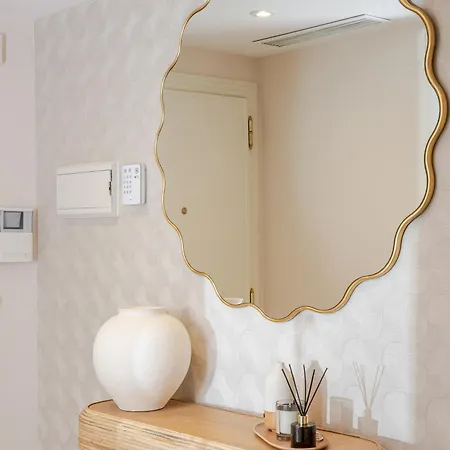 شقة Banus - Banus - Dama De Noche - Fully Renovated Designer 2br - 2ba - Large Outdoor Terrace With Dining Area - Bright & Modern - Brand New Furniture & Appliances - S Pools - Ideal For Families *