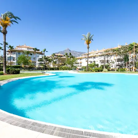 Banus - Banus - Dama De Noche - Fully Renovated Designer 2br - 2ba - Large Outdoor Terrace With Dining Area - Bright & Modern - Brand New Furniture & Appliances - S Pools - Ideal For Families شقة *