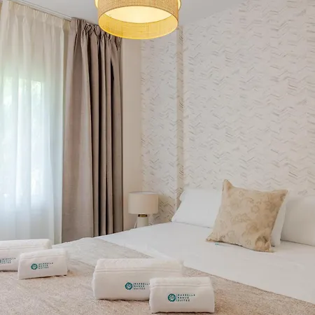 Banus - Banus - Dama De Noche - Fully Renovated Designer 2br - 2ba - Large Outdoor Terrace With Dining Area - Bright & Modern - Brand New Furniture & Appliances - S Pools - Ideal For Families شقة *
