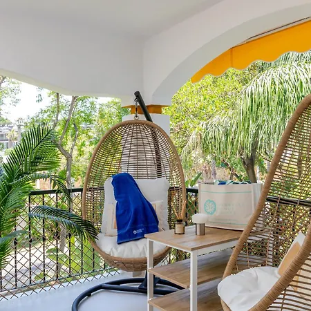 شقة Banus - Banus - Dama De Noche - Fully Renovated Designer 2br - 2ba - Large Outdoor Terrace With Dining Area - Bright & Modern - Brand New Furniture & Appliances - S Pools - Ideal For Families ماربيا